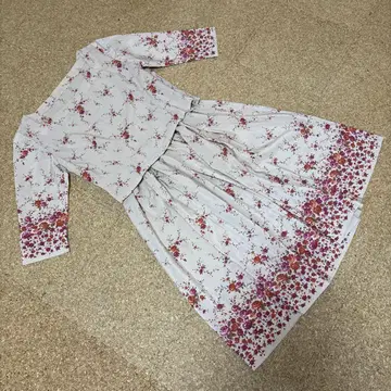 스퀘어 넥 7부 소매 블라우스, 무릎 기장 스커트 셋업 핸드메이드