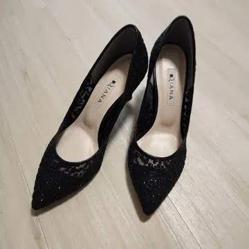 DIANA 블랙 글리터 펌프스 23cm