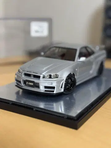 타미야 GT-R R34 Z튠 1/18 시리얼 넘버 포함?