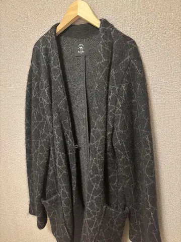 bukht 가운
