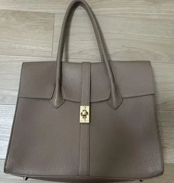 [ GUSCIO ] 브라운 가죽 토트백 외부 포켓 부착