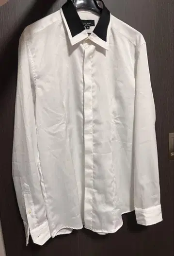 히라사와 스스무 회=회에서 착용했던 같은 형태의 셔츠