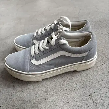그레이 스웨이드 로우컷 스니커즈 24cm