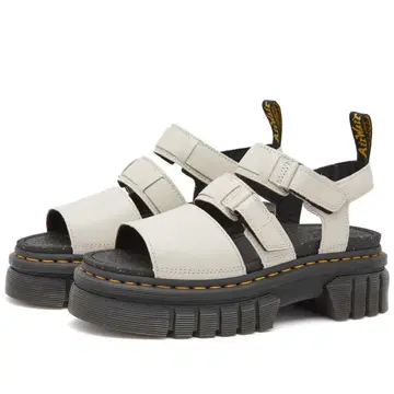 닥터마틴 Ricki 3-Strap Sandal 그레이 통굽