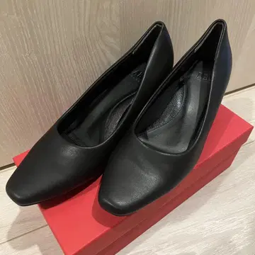 블랙 스퀘어토 펌프스