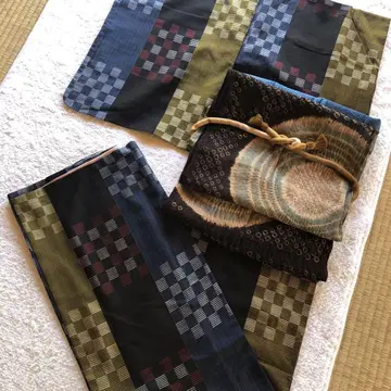 앤티크 순수 실크 오시마 명주 짙은 컬러풀한 체크 패턴