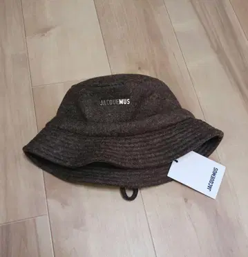 JACQUEMUS 버킷햇 다크 브라운 58