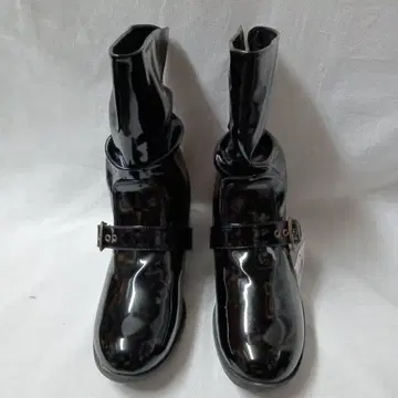블랙 광택 레인 신발