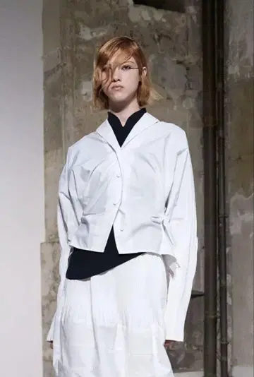새상품 마메쿠로구치 마이크로 플리츠 셔츠 3