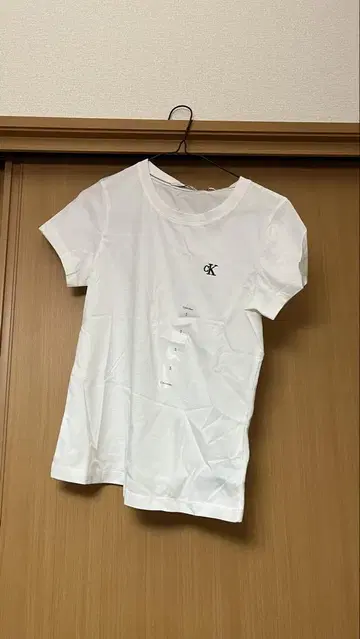 Calvin Klein Jeans 화이트 T셔츠 S사이즈