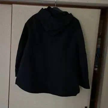 유니클로 블랙 마운틴 파카 후드 부착