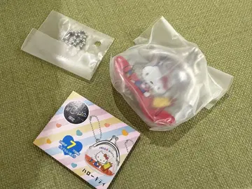 새상품 산리오 캐릭터즈 가마구치 키링 헬로키티