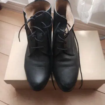 블랙 가죽 부츠