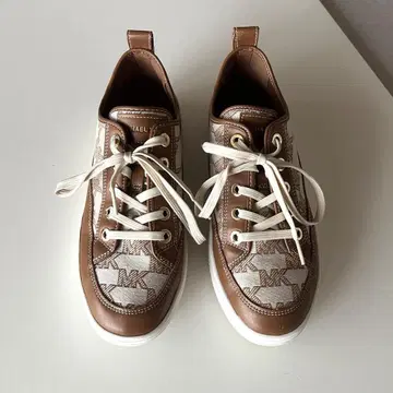 MICHAEL KORS 로우컷 스니커즈