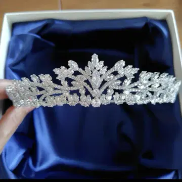 Love Tiara 올리비아 지르코니아 티아라