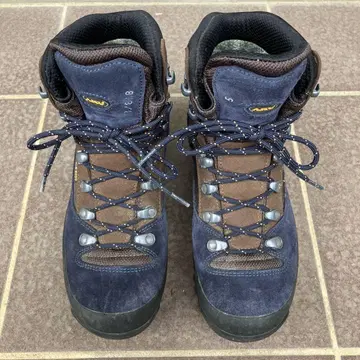 AKU 등산화 24cm