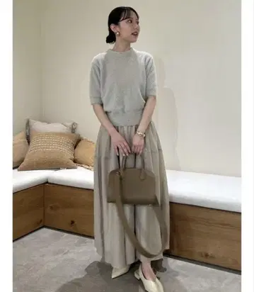 Mila Owen 라메 퍼프 슬리브 니트 플레어 스커트 셋업