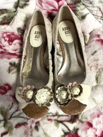 ANNA SUI 꽃 장식 웨지힐 신발