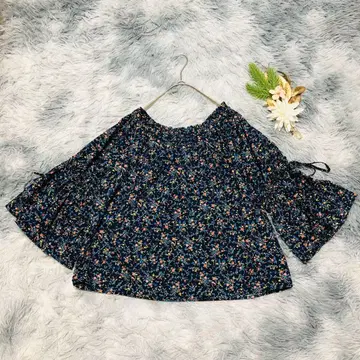 로리즈팜 (M) 꽃무늬 오프숄더 2way 블라우스 플레어 소매