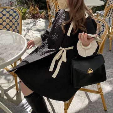 리본 포함 블랙 노카라 자켓