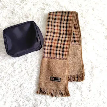 [ 닥스 ] 체크 무늬 타월 머플러 수납 파우치 포함 조깅 워킹