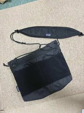 Patagonia 블랙 바디백
