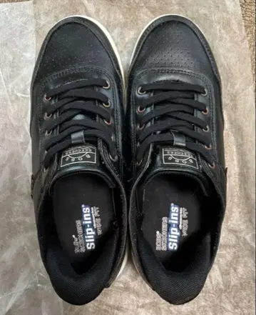 skechers 블랙 가죽 스니커즈