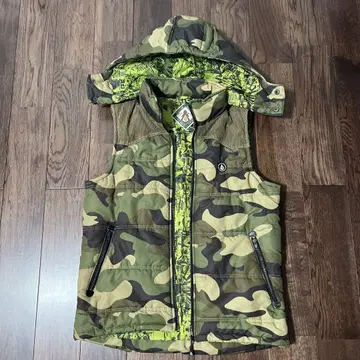 VOLCOM 카모 패턴 후드 부착 다운 베스트 M