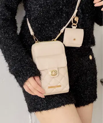 Chico 퀼팅 스마트폰 숄더백 아이보리