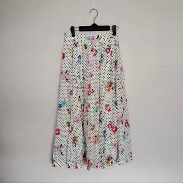 Maglie lech 플라워 무늬 도트 플레어 스커트 36