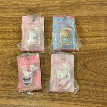 가챠 HELLO KITTY 패키지 미니어처 컬렉션 4종 세트