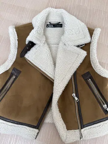 ZARA 인조 모피 베스트