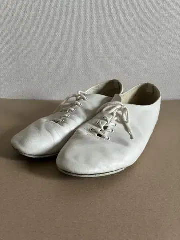 레페토 화이트 가죽 레이스업 플랫슈즈 40