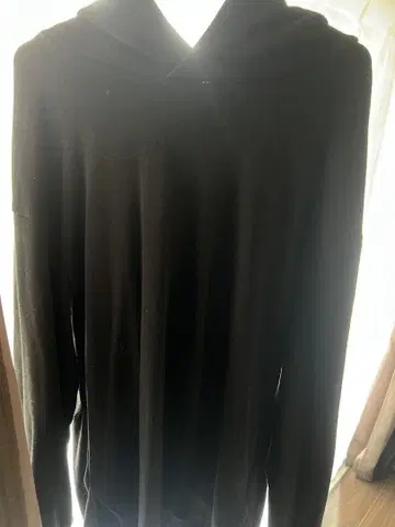 GOMME 블랙 후드 부착 후드티