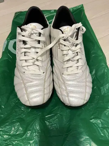 Umbro 축구화 26.5cm 화이트