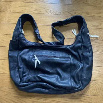 블랙 가죽 숄더백