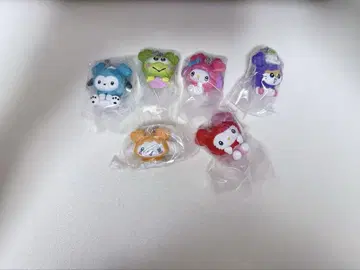 TWICE LOVELYS x SANRIO 키링