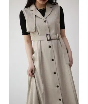 AZULbyMOUSSY 베이지 슬리브리스 A라인 베스트 M