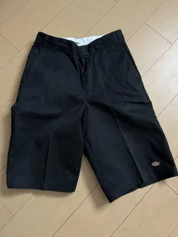 Dickies 디키즈 루즈핏 하프 팬츠 블랙 w30