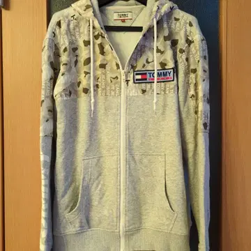 TOMMY JEANS 카모 패턴 후드 후드티