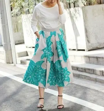 IENA LA BOUCLE 플라워 자카드 스커트 정가 3만 5200엔