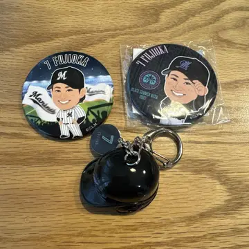 지바 롯데 마린스 후지오카 선수 캔뱃지 2개와 헬멧 키링 세트