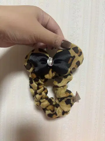 디즈니 레오파드 무늬 스크런치 미니
