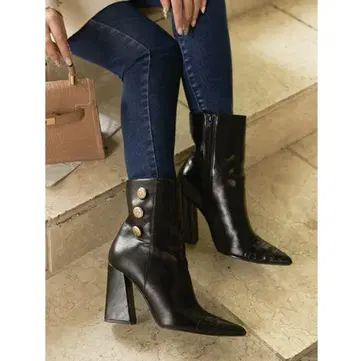 정가 1.8만 다리치 퀼팅 버튼 블랙 부츠