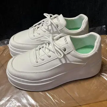 통굽 스니커즈 화이트 사이즈 42 ( 26.5cm 상당 )