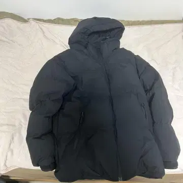 GU 블랙 후드 부착 다운 자켓 XL