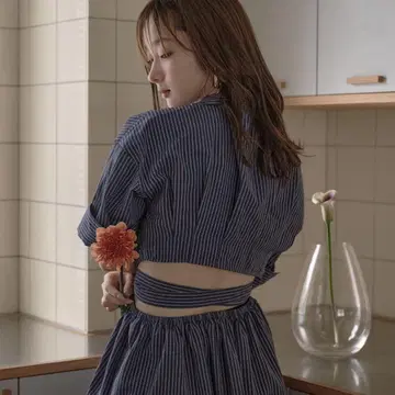 mideal 백 오픈 스트라이프 셔츠
