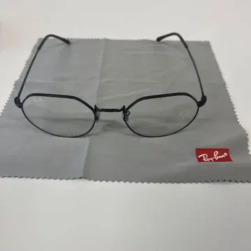 유명인 단골 Ray-Ban RB3565