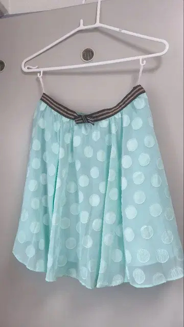 에밀리 템플큐트 민트 스커트