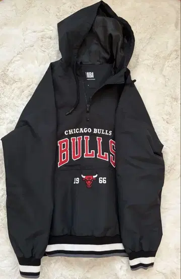 [ NBA ] 시카고 불스 하프 지퍼 아노락 후드티 자수 로고 M